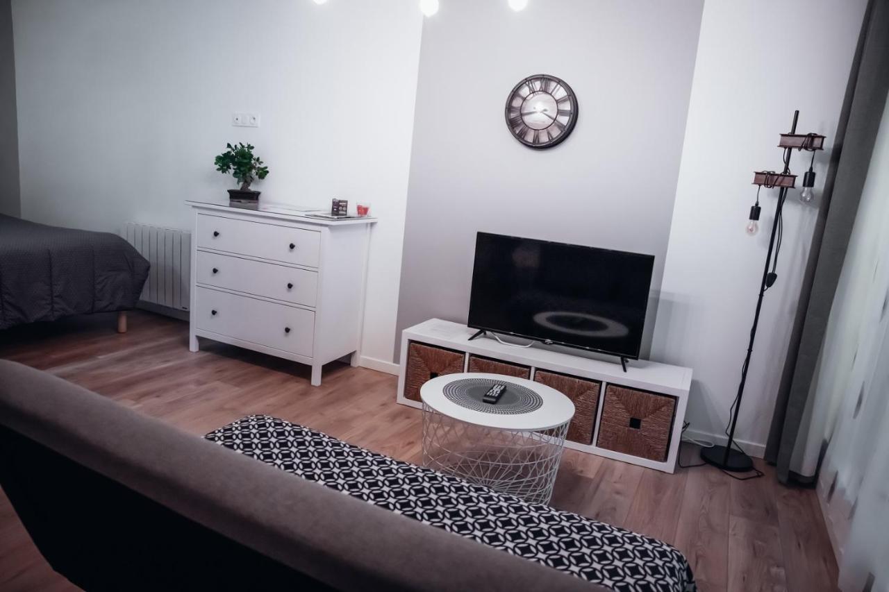 Cosy Et Moderne En Centre Ville, Fibre Haut Debit Ernée Exteriér fotografie