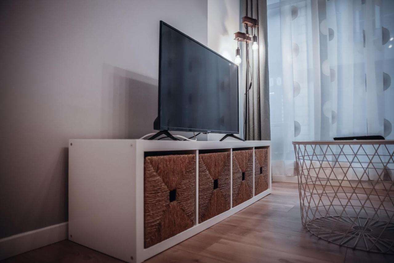 Cosy Et Moderne En Centre Ville, Fibre Haut Debit Ernée Exteriér fotografie